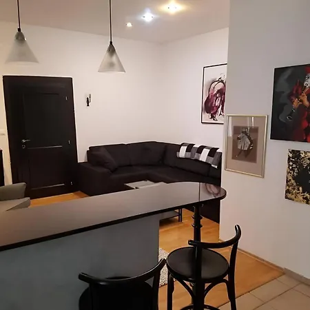 Cozy Apartment In The Middle Of Bratislava Exterior photo