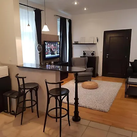Cozy Apartment In The Middle Of Bratislava Exterior photo
