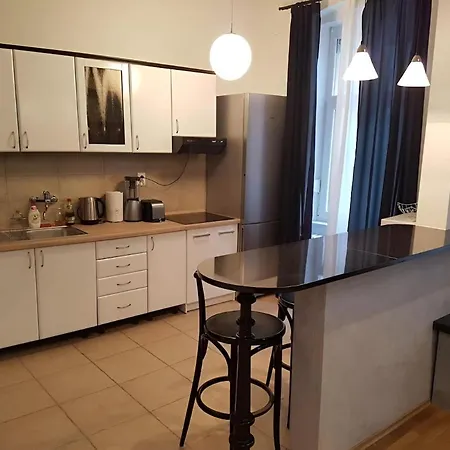 Cozy Apartment In The Middle Of Bratislava Exterior photo